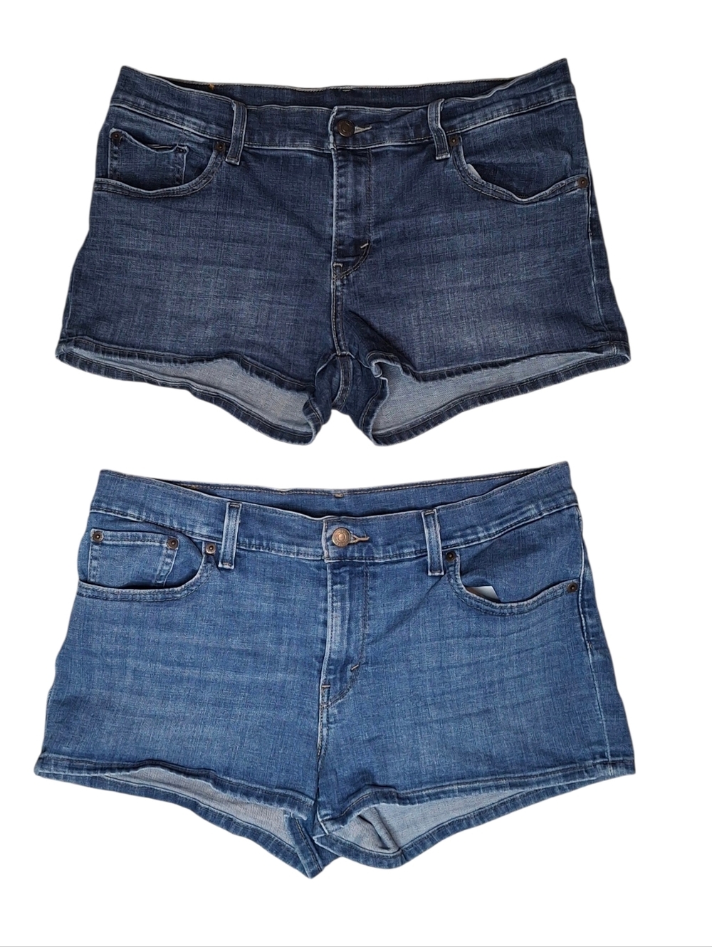 Levi's Women's Denim Shorts Lot Of 2 Size 32 Medium And Dark Wash